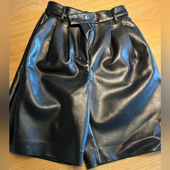 Aritzia Wilfred Limerick shorts size 0 - Picture 5 of 7